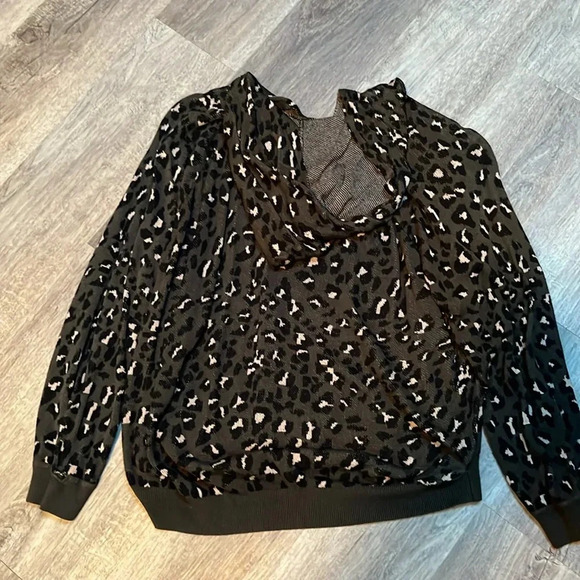 Peyton Jensen green animal print pullover hoodie - Picture 6 of 8